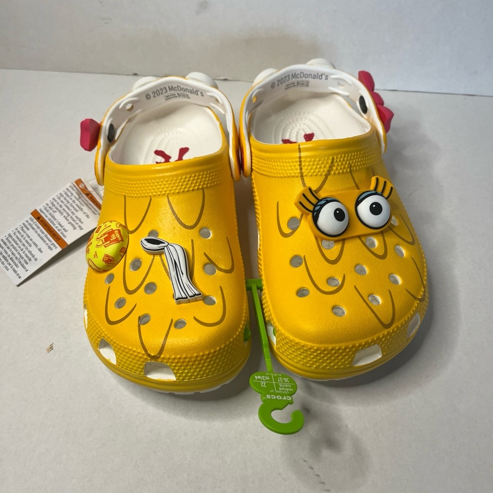 CROCS Unisex McDonald’s Yellow SPECIAL EDITION CROCS Men’s 4 Women’s 6 Clogs NEW